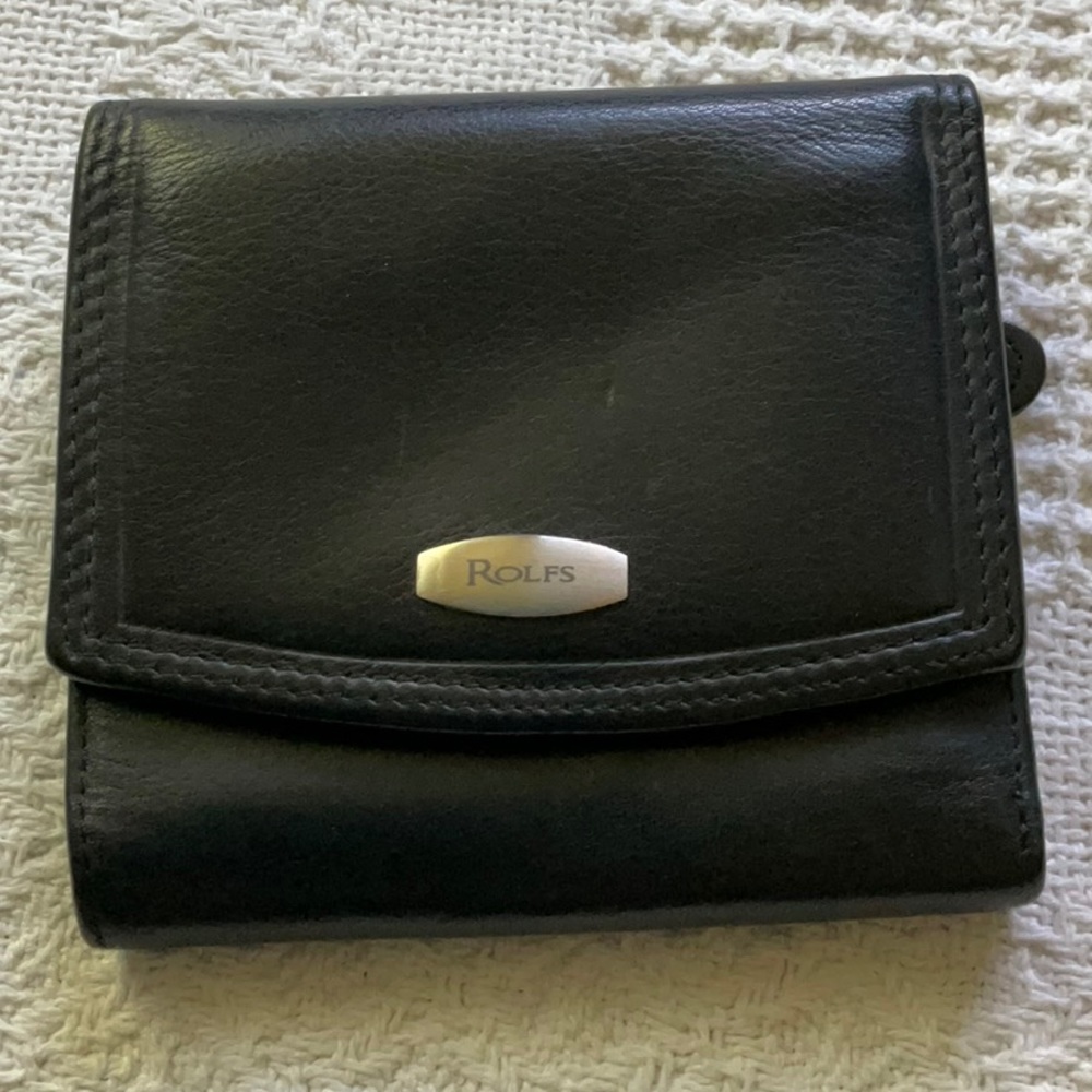Rolfs black leather wallet multiple cards slots